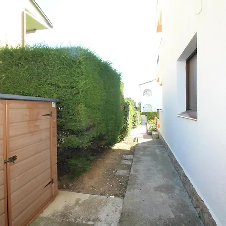 Puig D'esquer - En Planta Baja Y Tres En - Es-228-49 Apartament