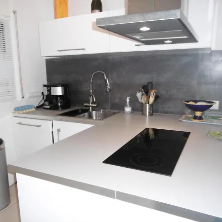 Puig D'esquer - En Planta Baja Y Tres En - Es-228-49 Apartment