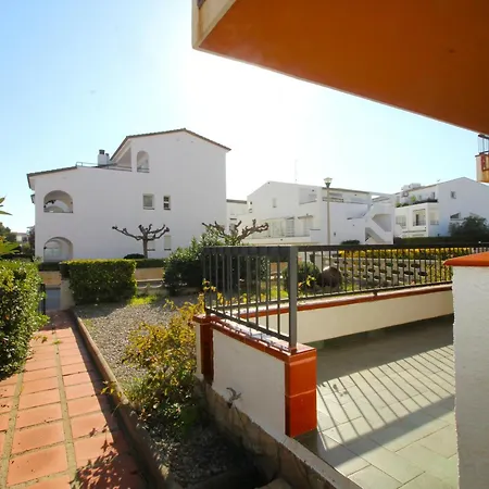 Lägenhet Puig D'esquer - En Planta Baja Y Tres En - Es-228-49 Llança